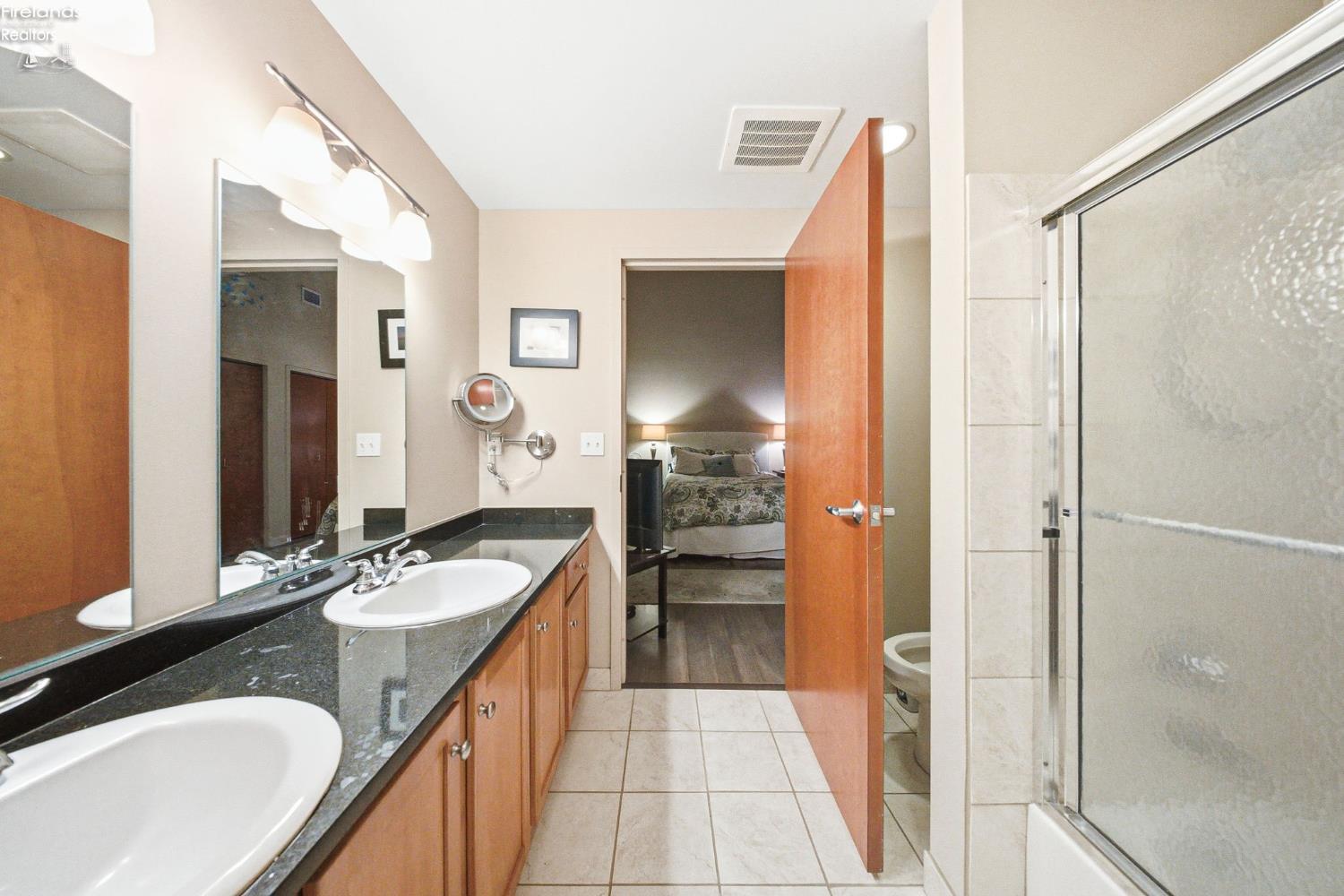 401 W Shoreline Drive 267