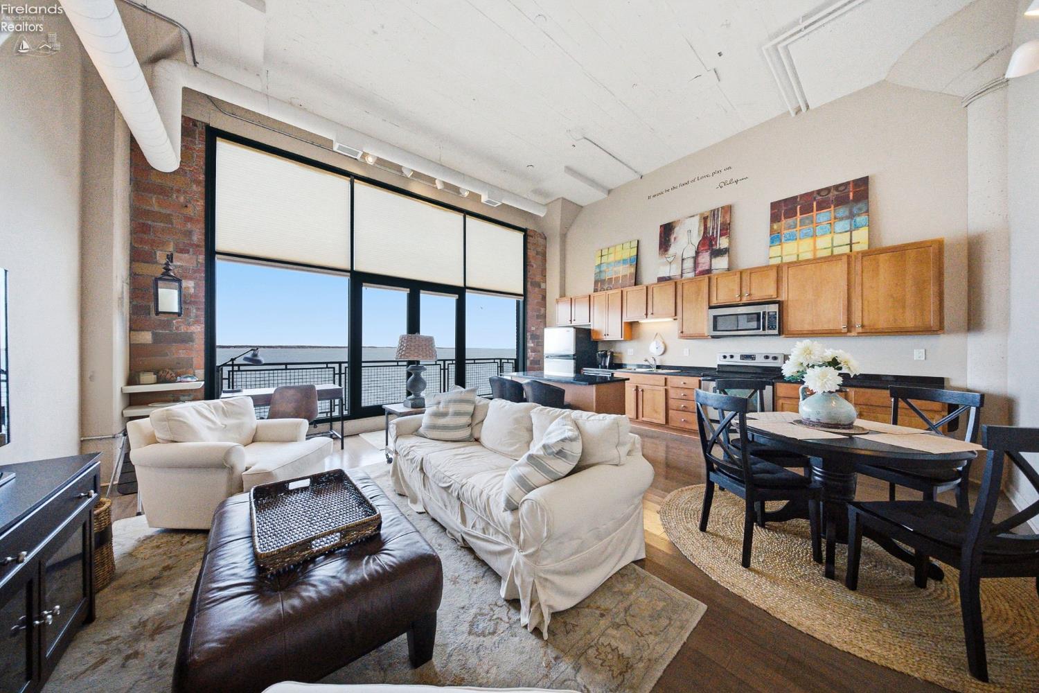 401 W Shoreline Drive 267