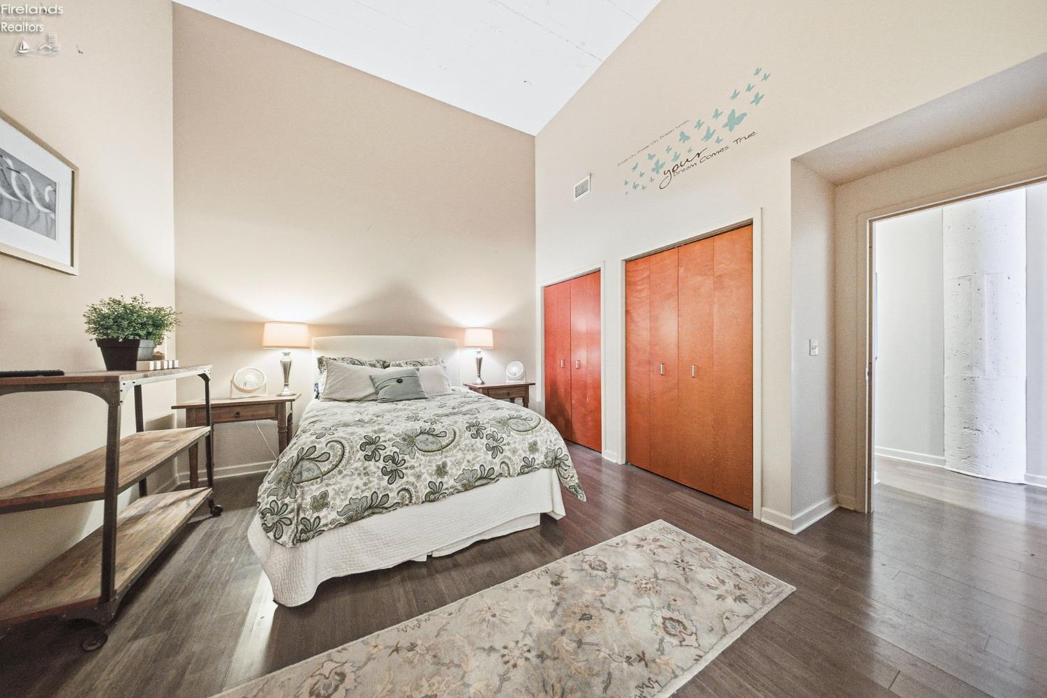 401 W Shoreline Drive 267