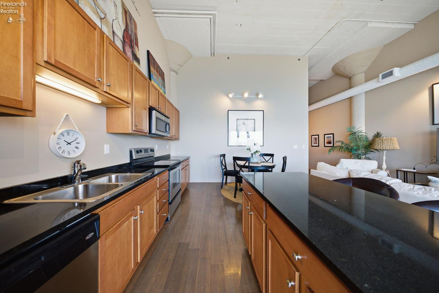 401 W Shoreline Drive 267