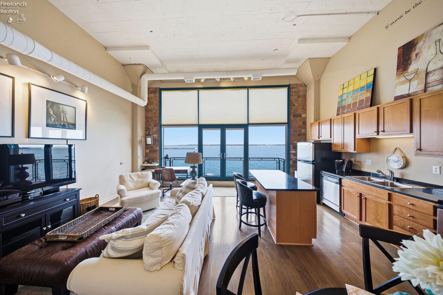 401 W Shoreline Drive 267