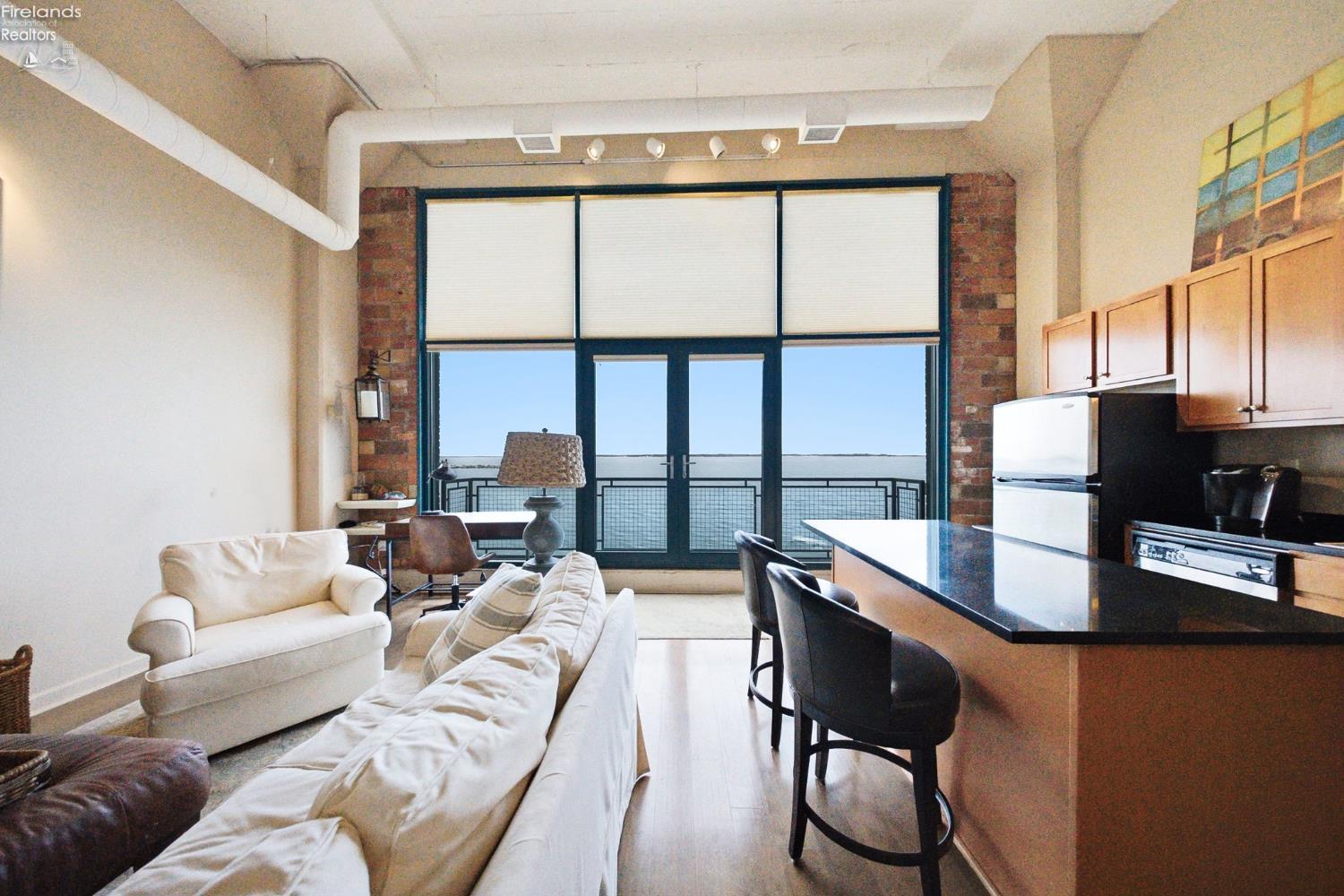 401 W Shoreline Drive 267