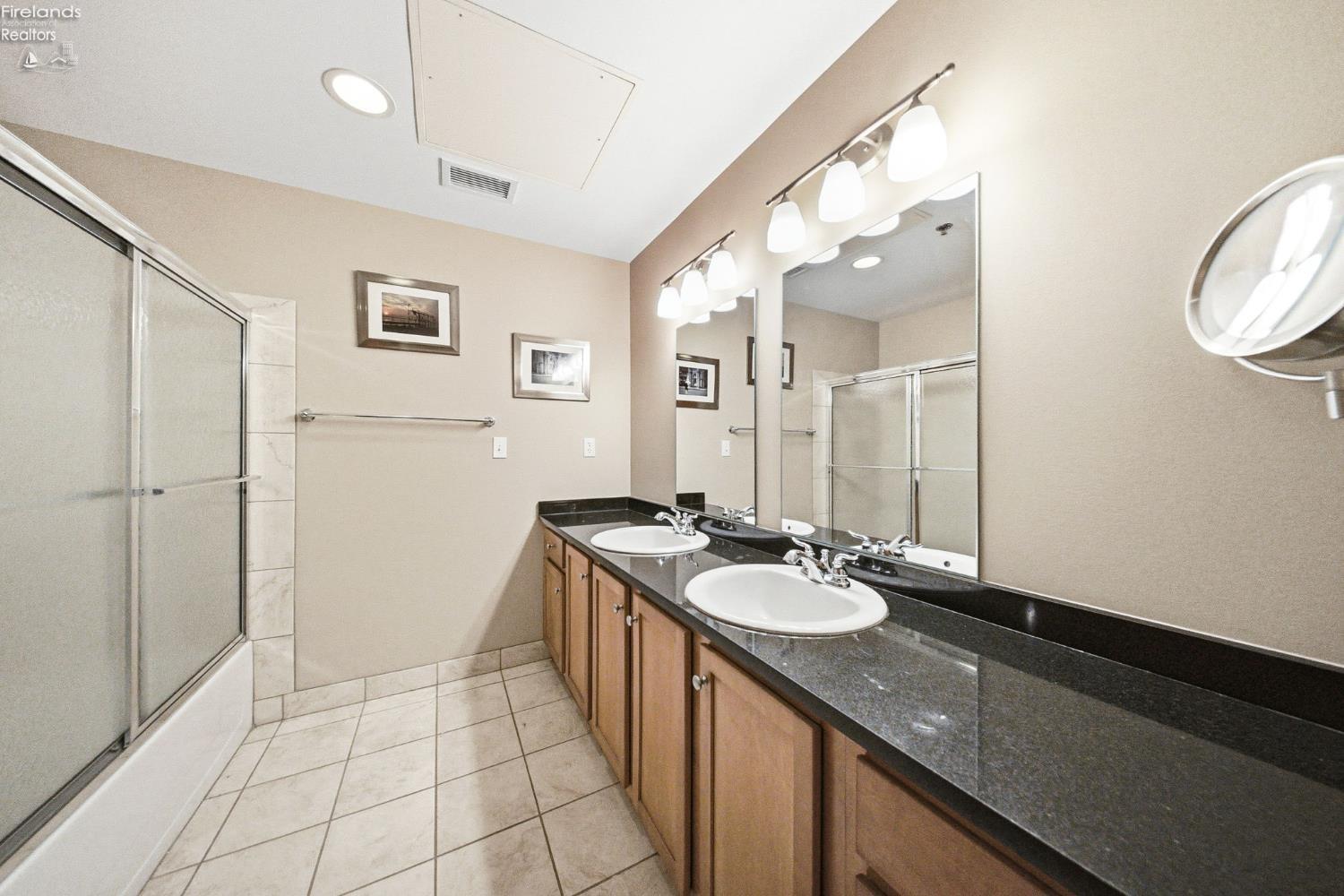 401 W Shoreline Drive 267