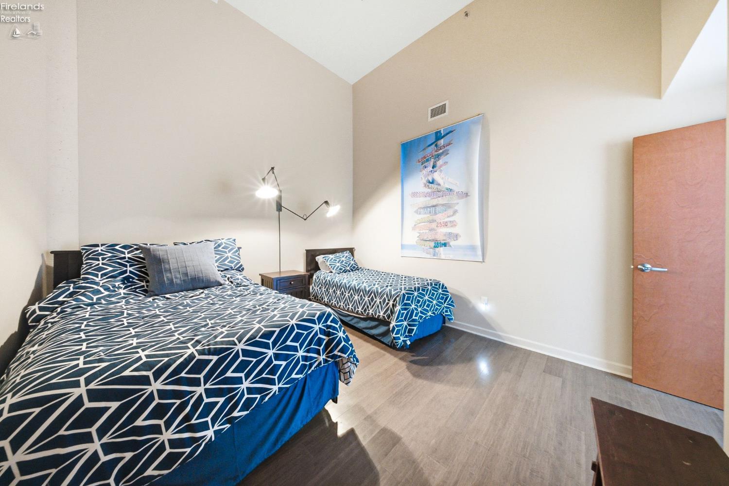 401 W Shoreline Drive 267