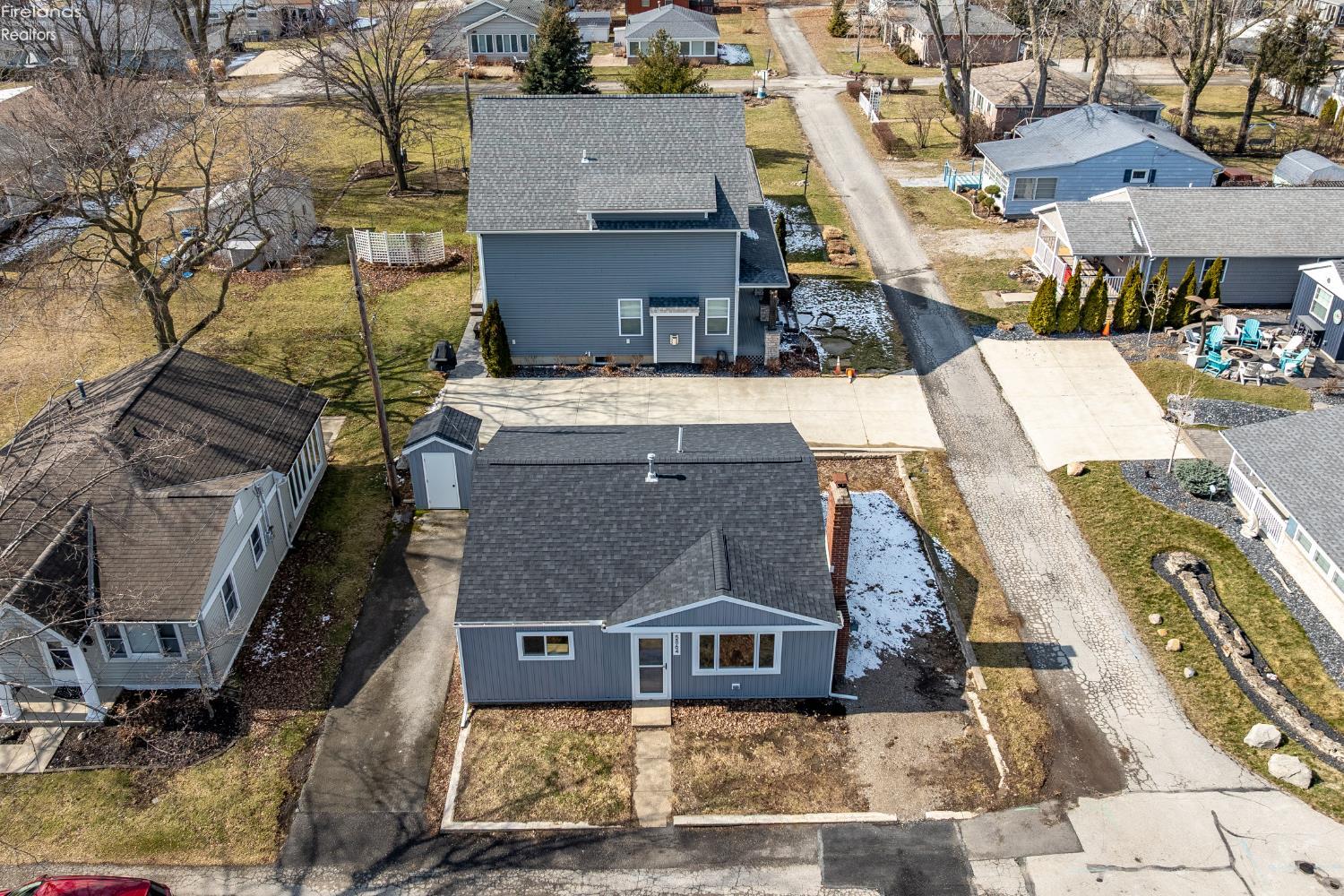 5864 E Cedar Lane