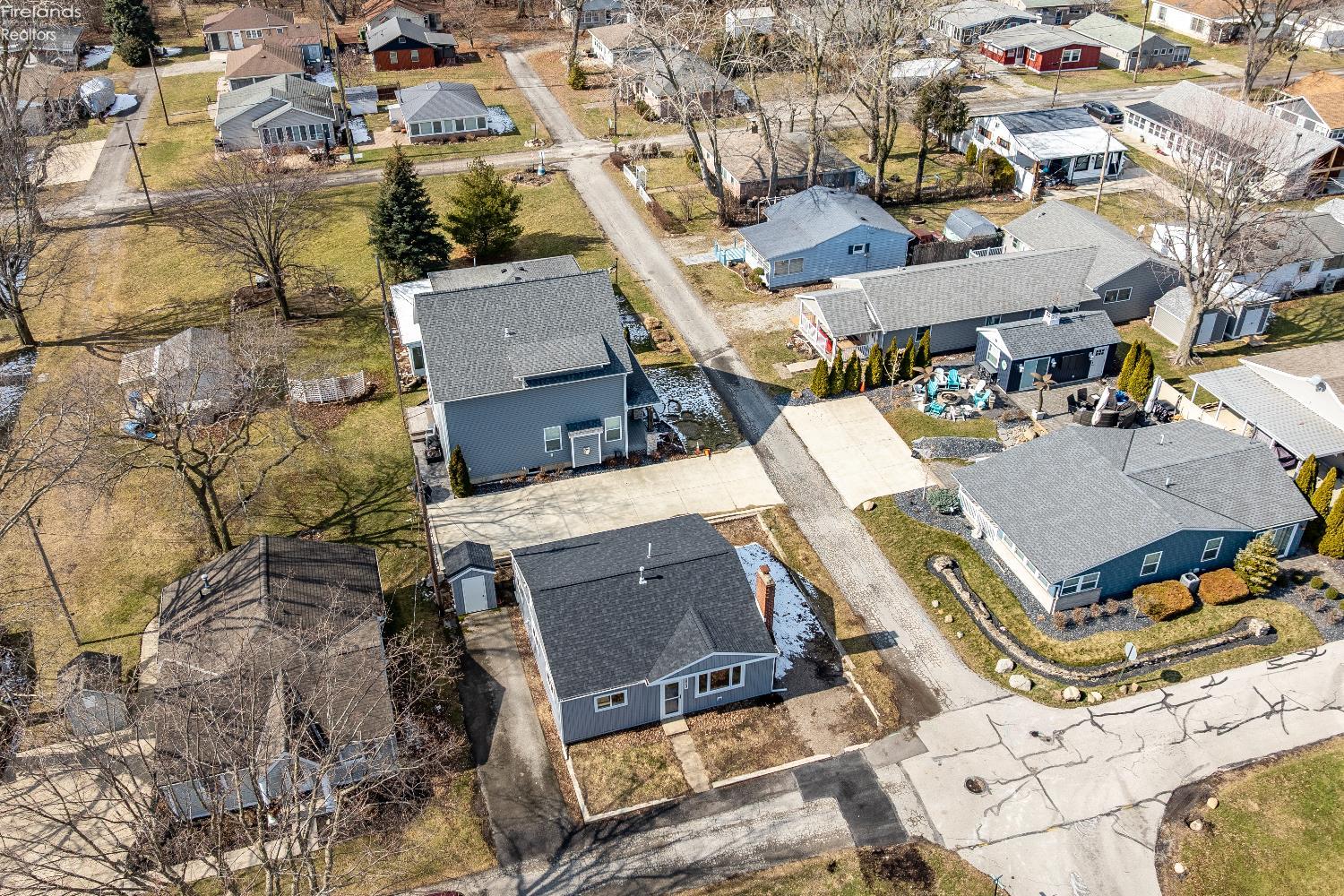 5864 E Cedar Lane