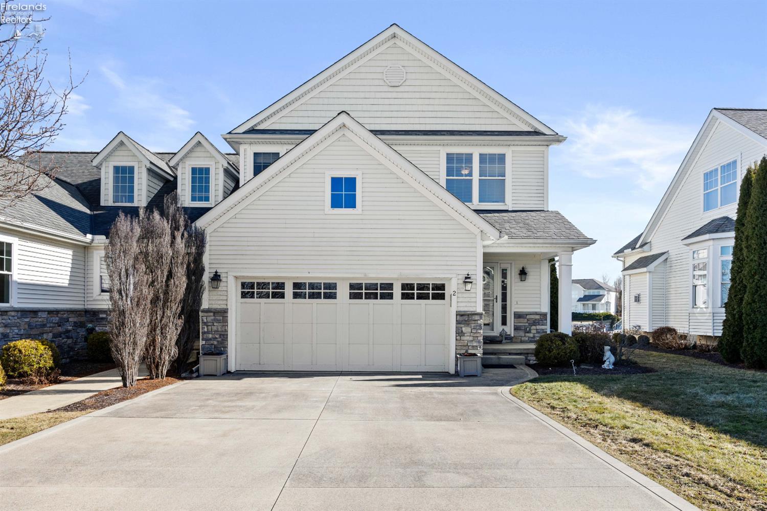 5268 E Redbud Drive