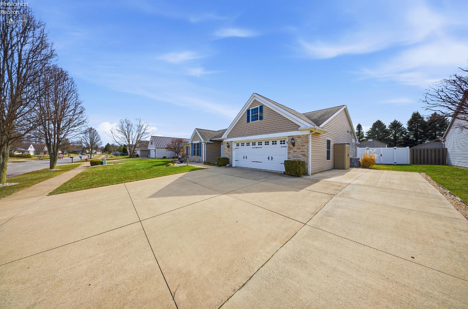 28 Amber Way