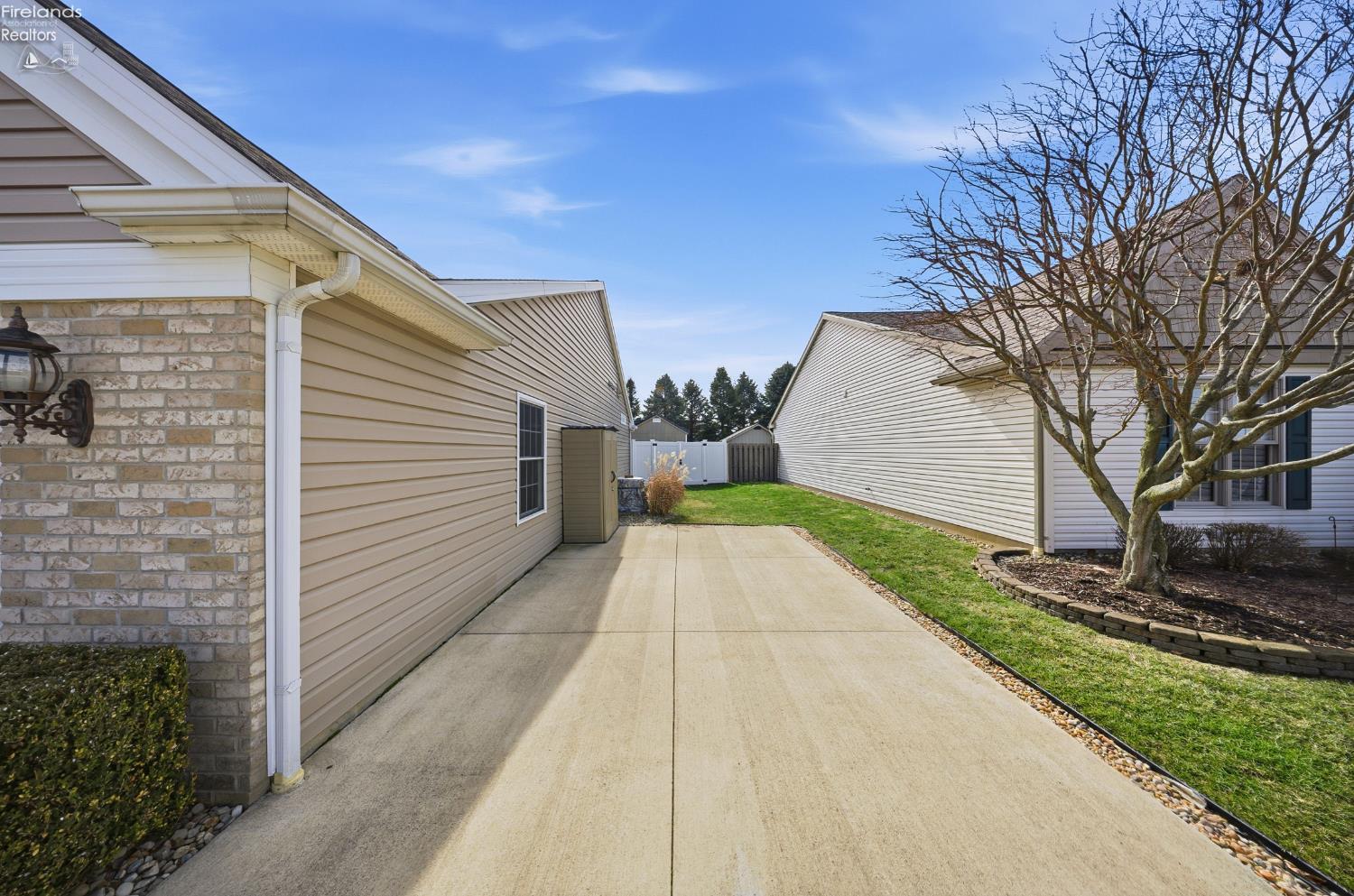 28 Amber Way