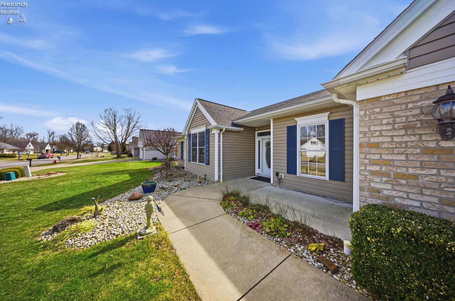 28 Amber Way