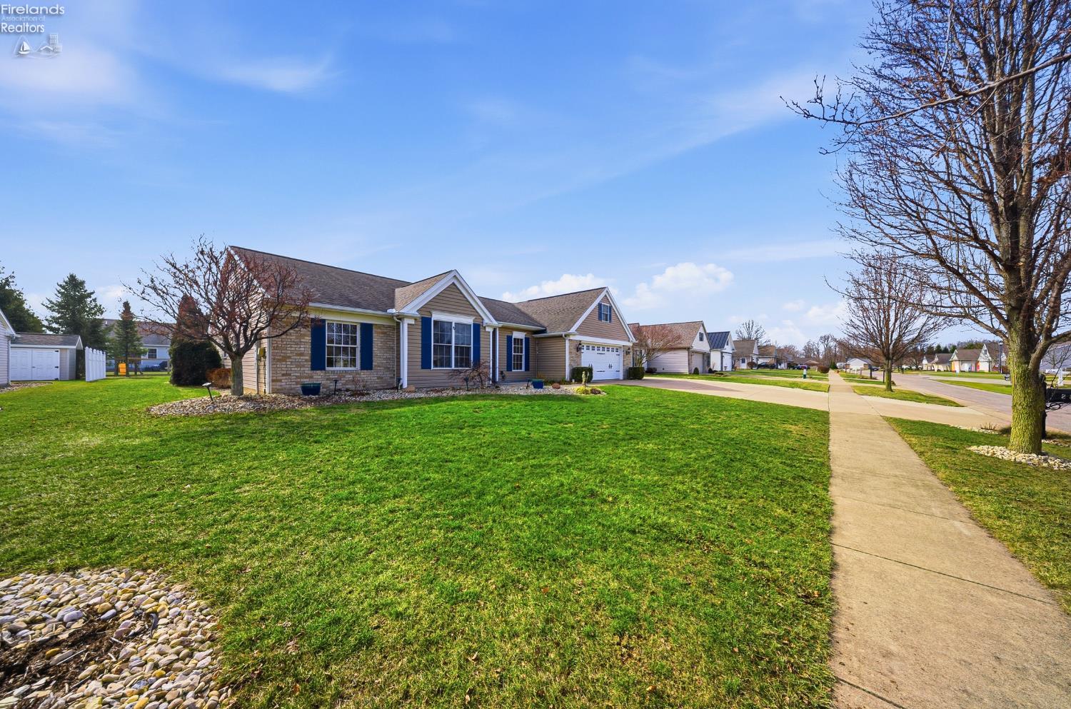 28 Amber Way
