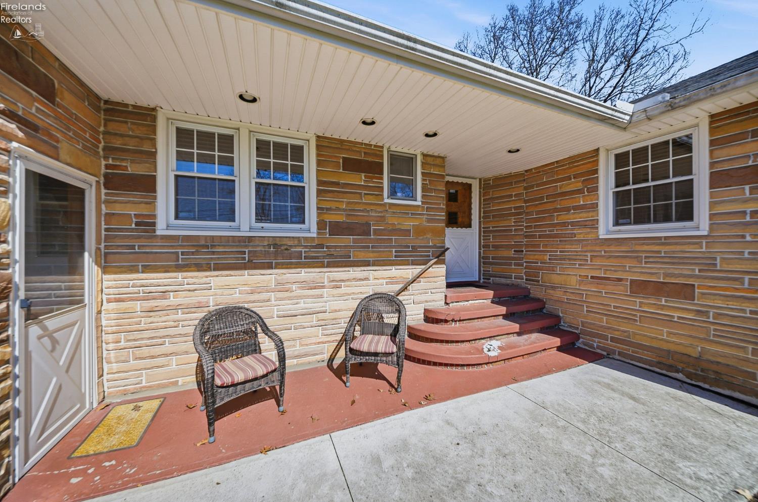 1073 Rosealee Ave.
