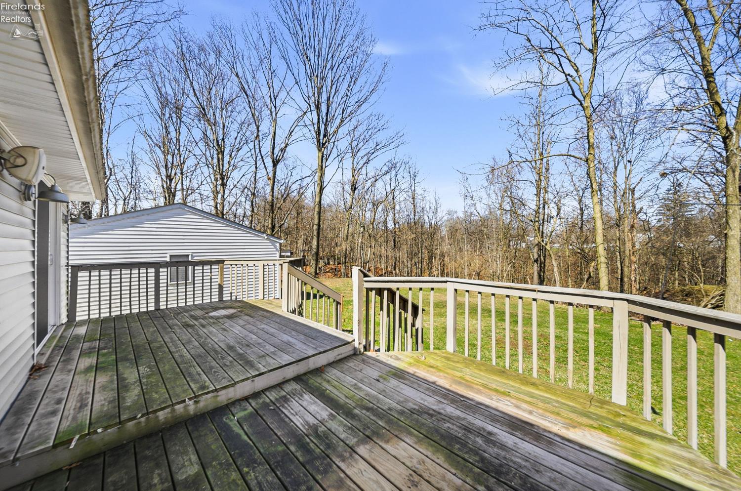 1073 Rosealee Ave.