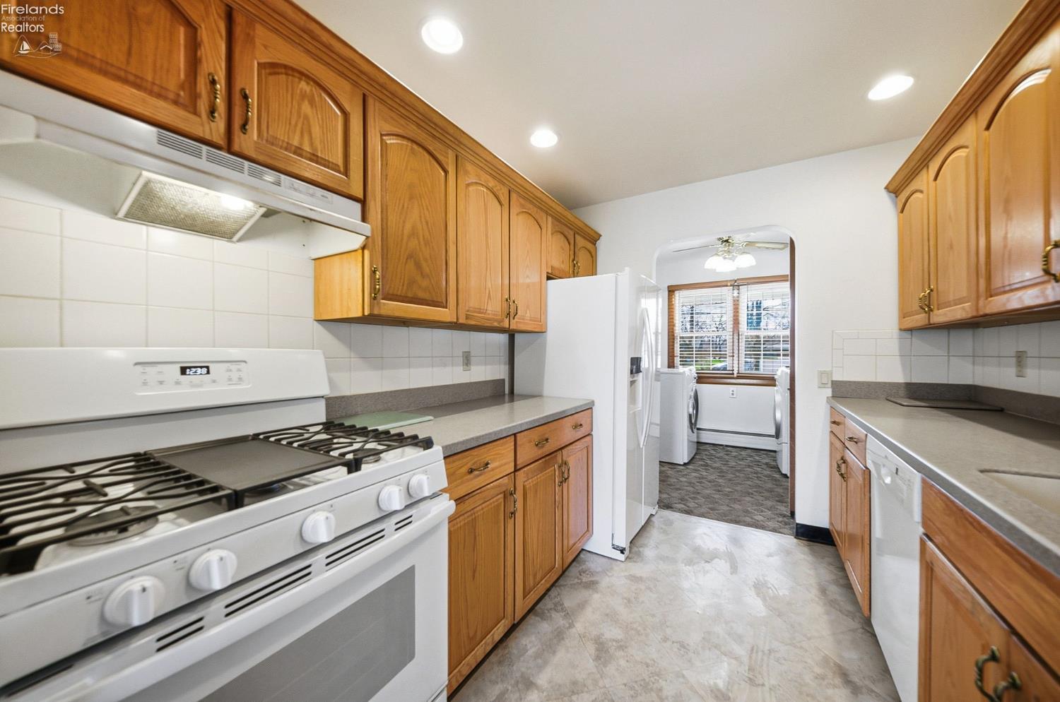 1073 Rosealee Ave.
