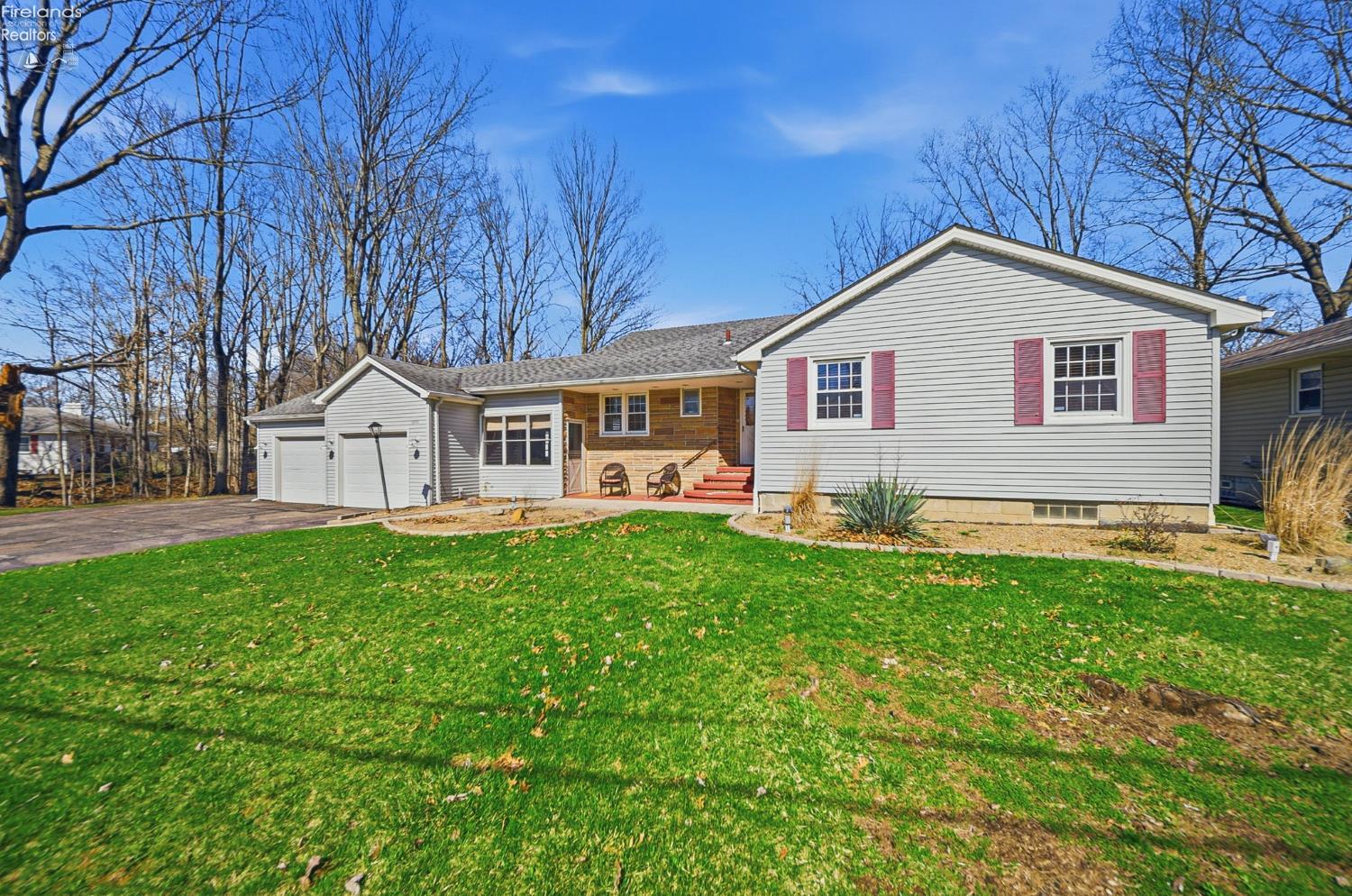 1073 Rosealee Ave.