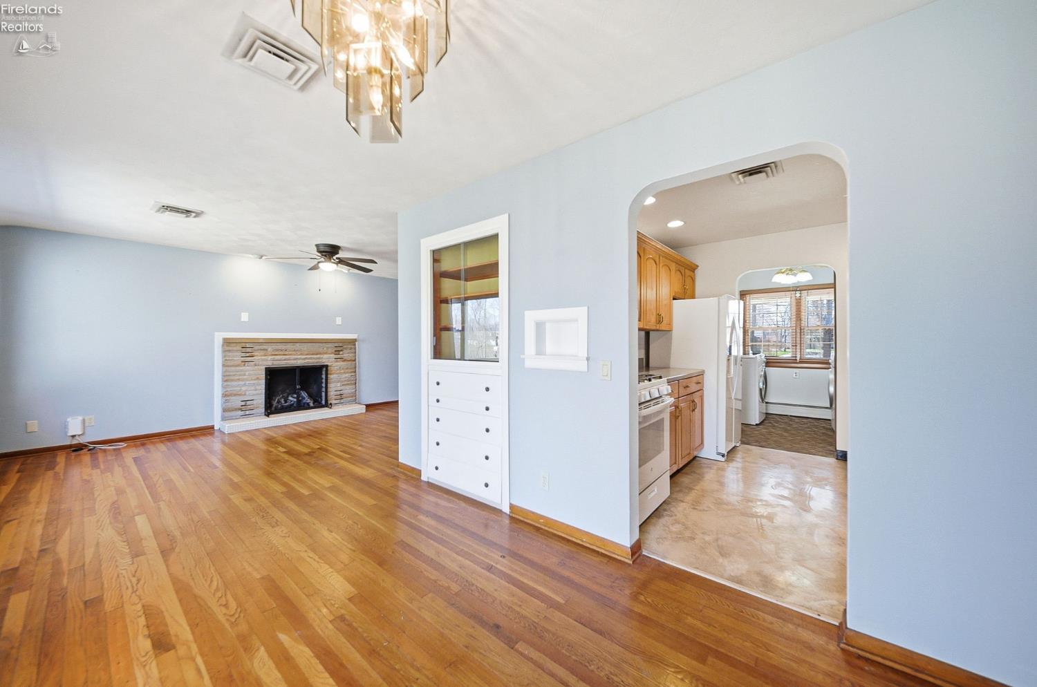 1073 Rosealee Ave.
