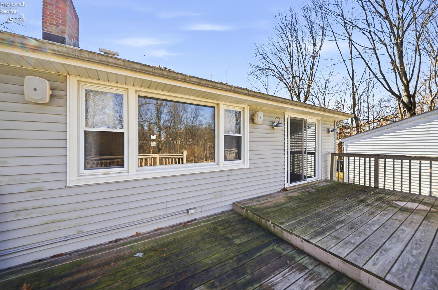 1073 Rosealee Ave.
