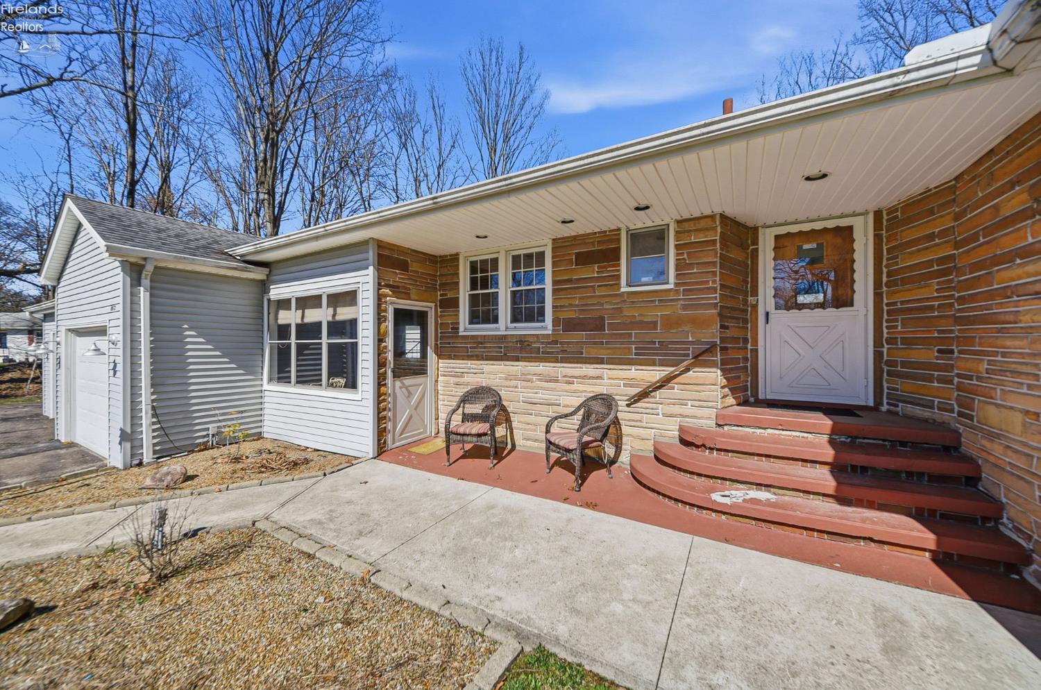 1073 Rosealee Ave.