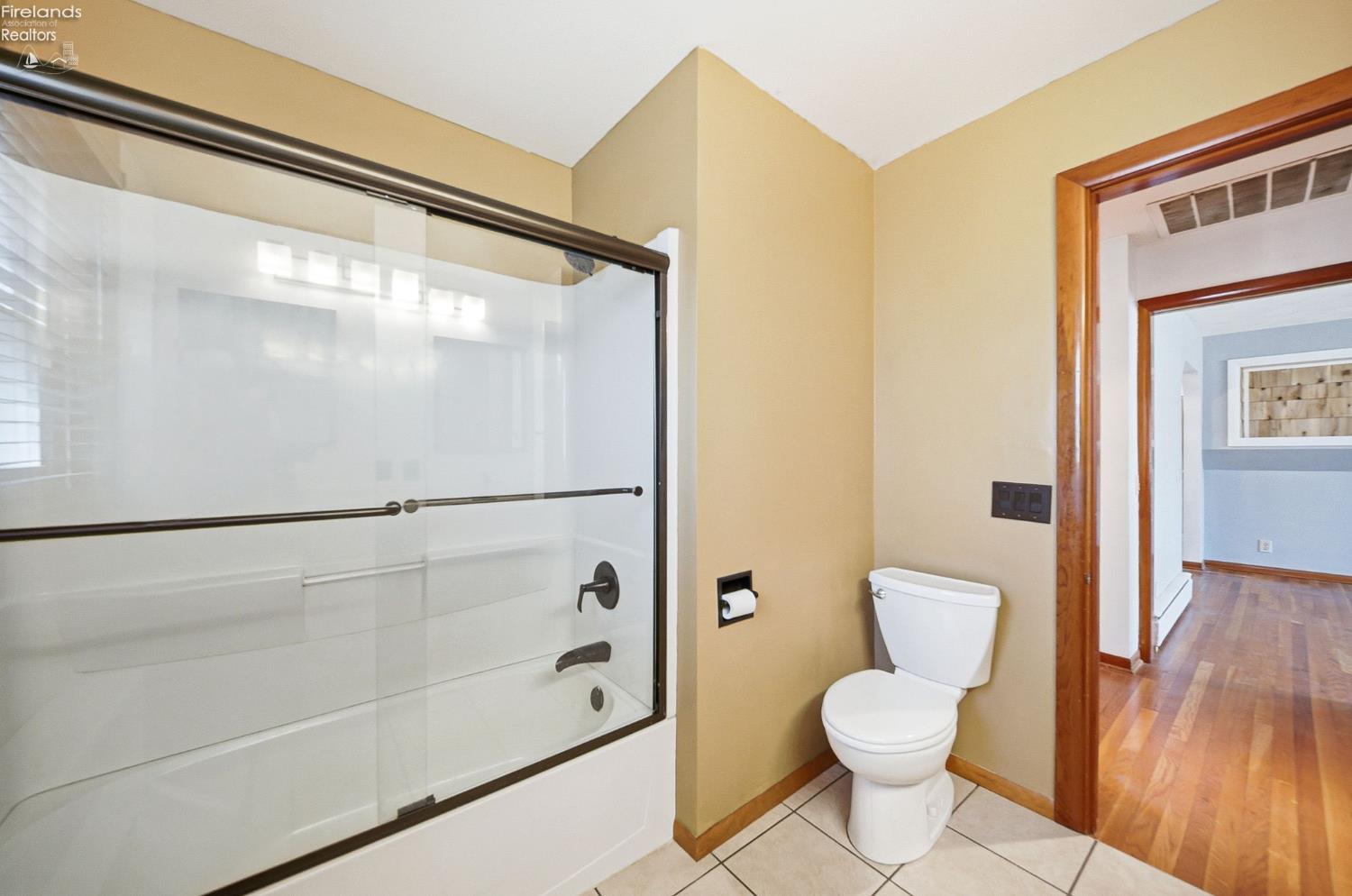 1073 Rosealee Ave.