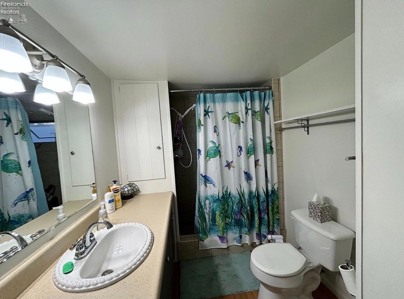 3575 NE Catawba Road 18