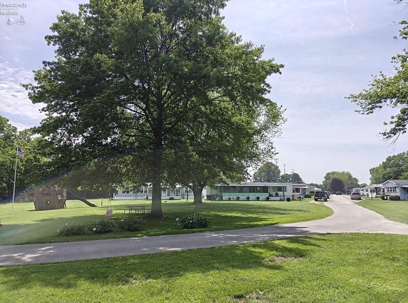 3575 NE Catawba Road 18