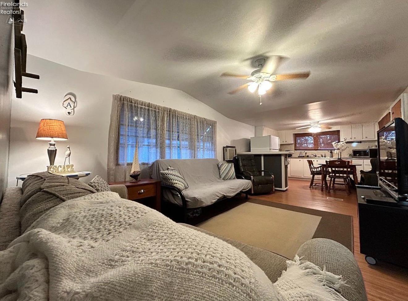 3575 NE Catawba Road 18