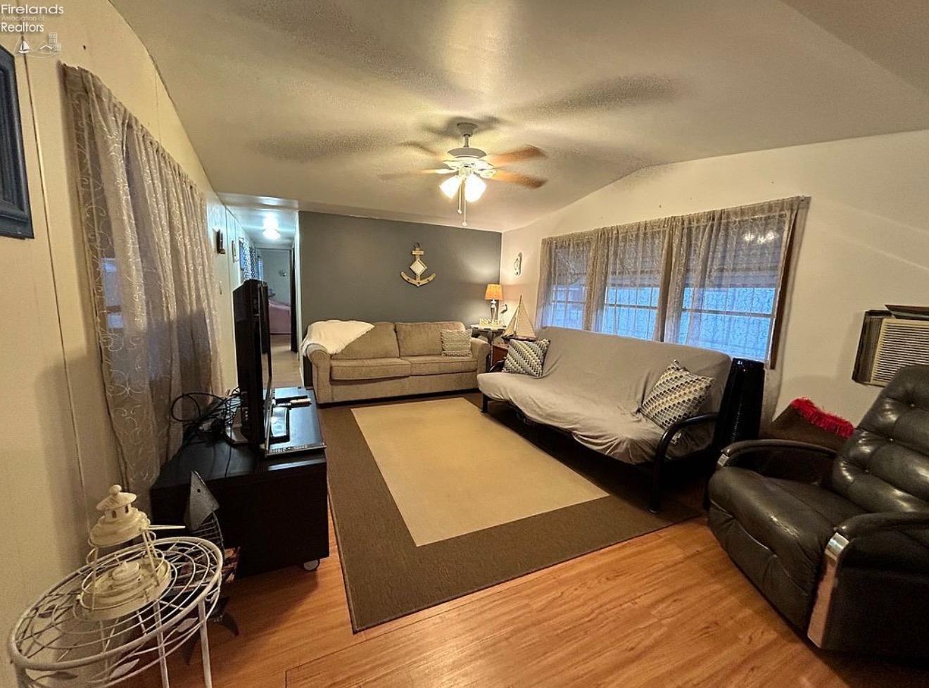 3575 NE Catawba Road 18