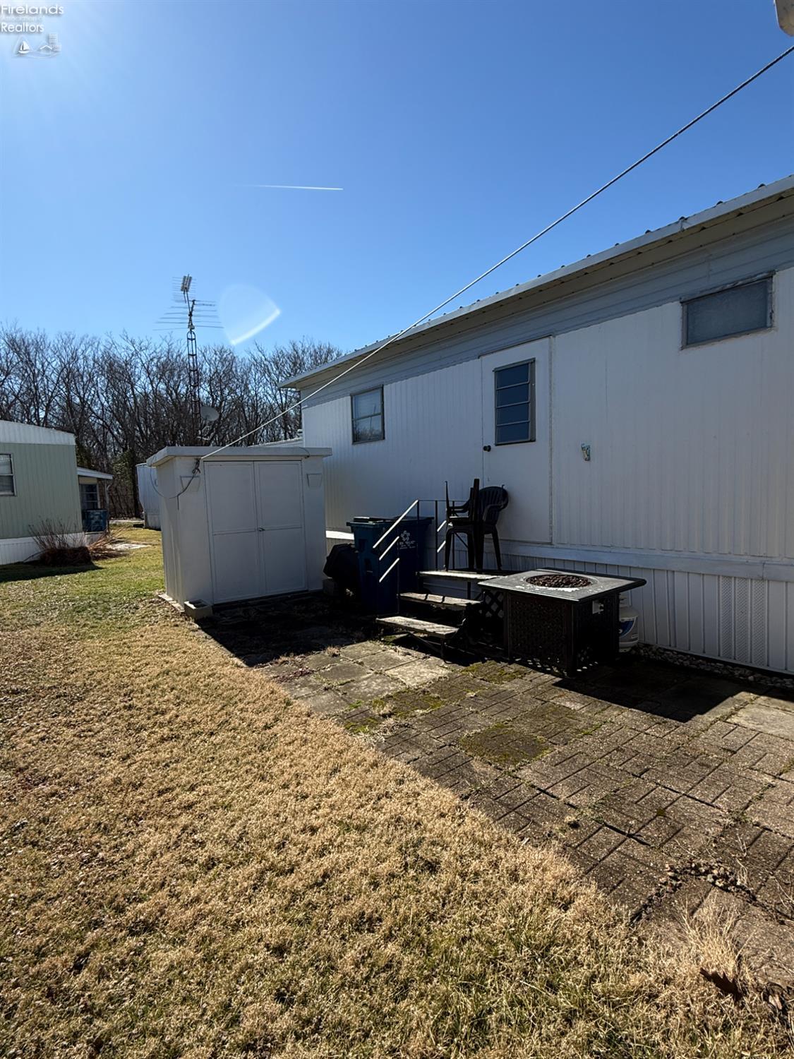 3575 NE Catawba Road 18