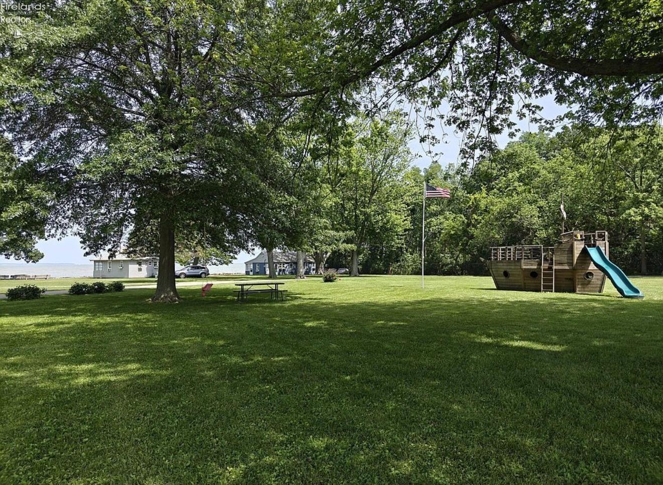 3575 NE Catawba Road 18