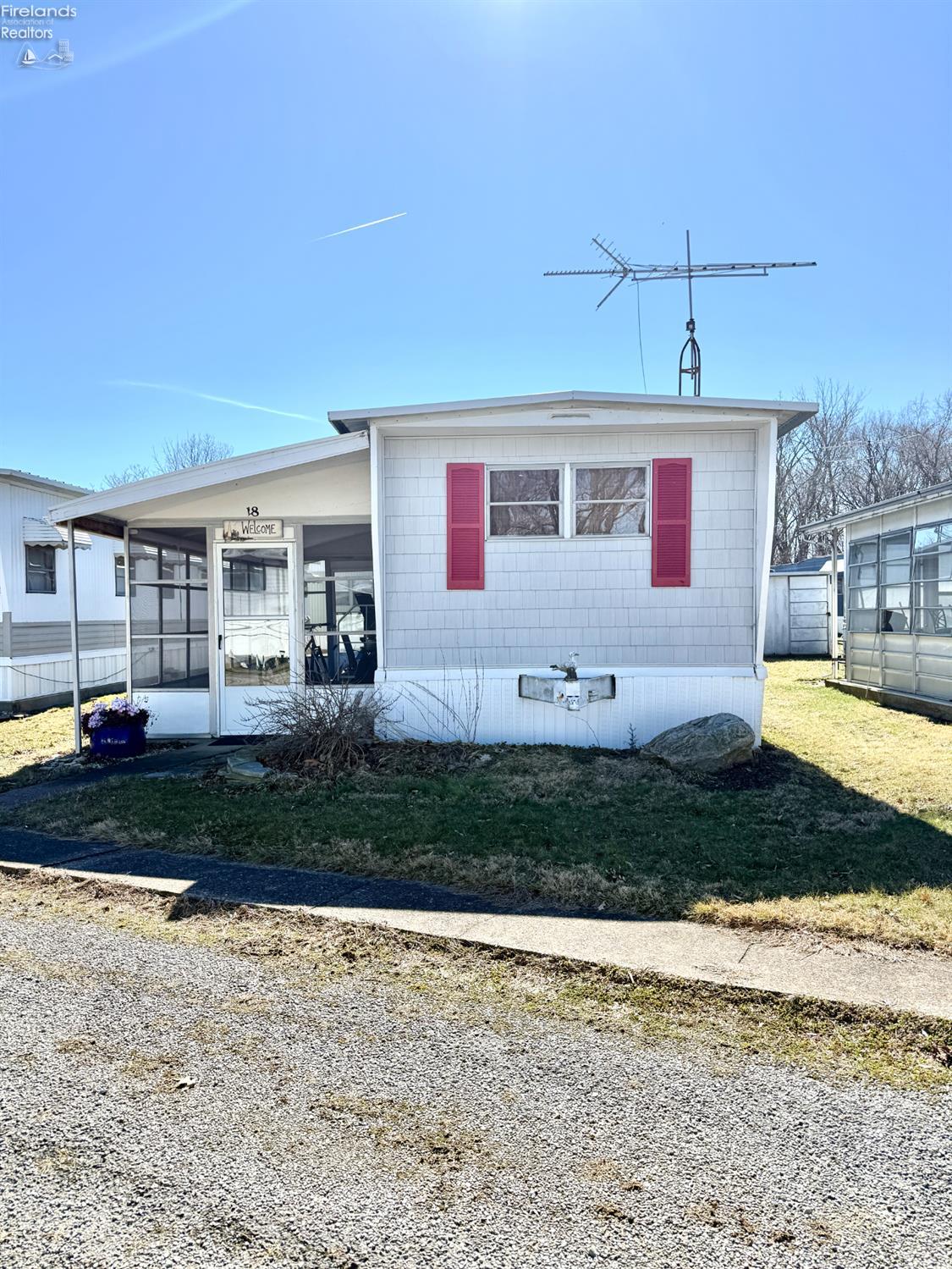 3575 NE Catawba Road 18