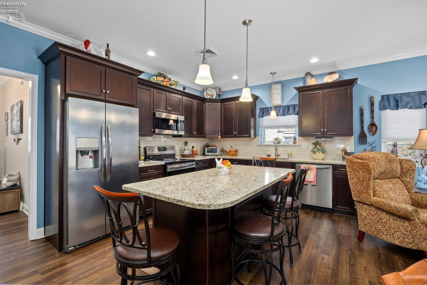 329 Lighthouse Oval