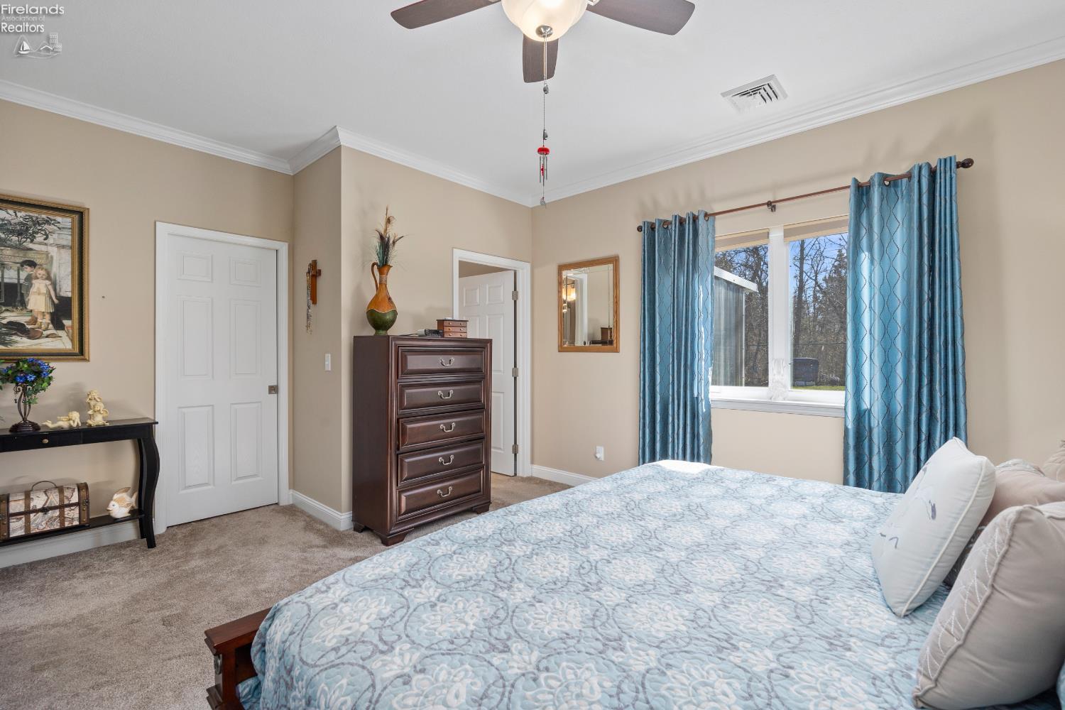 329 Lighthouse Oval