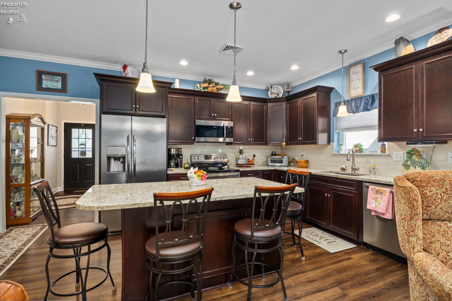 329 Lighthouse Oval