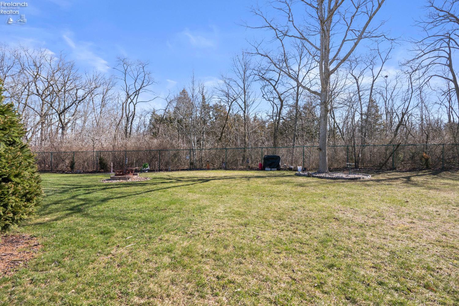 329 Lighthouse Oval