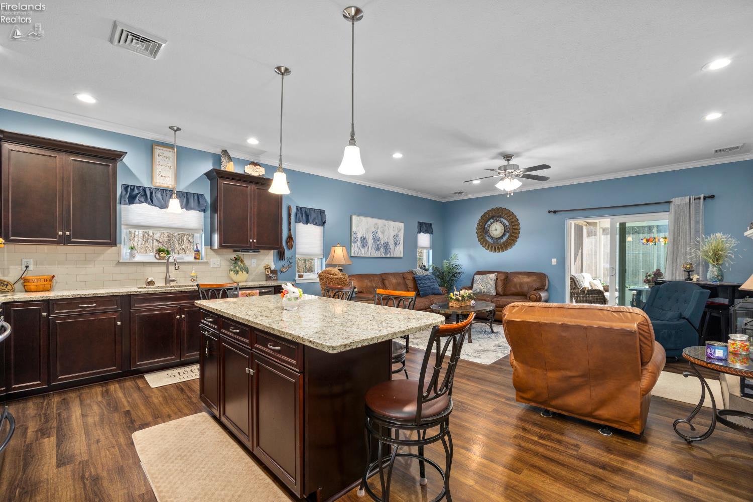 329 Lighthouse Oval