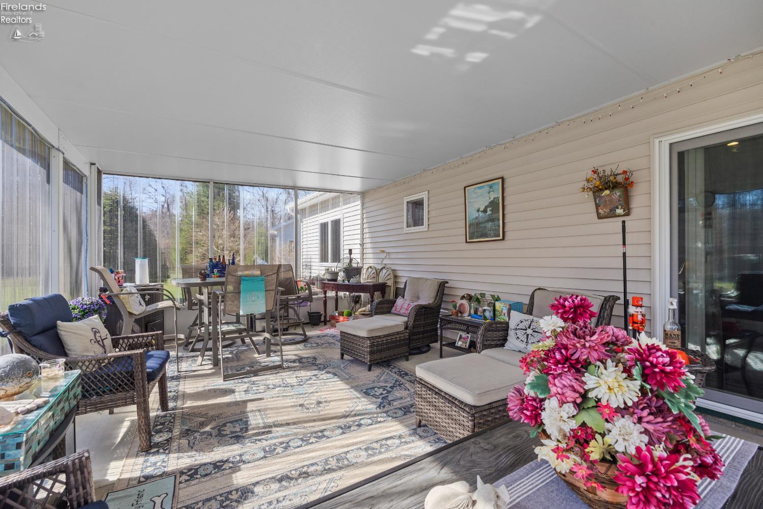 329 Lighthouse Oval