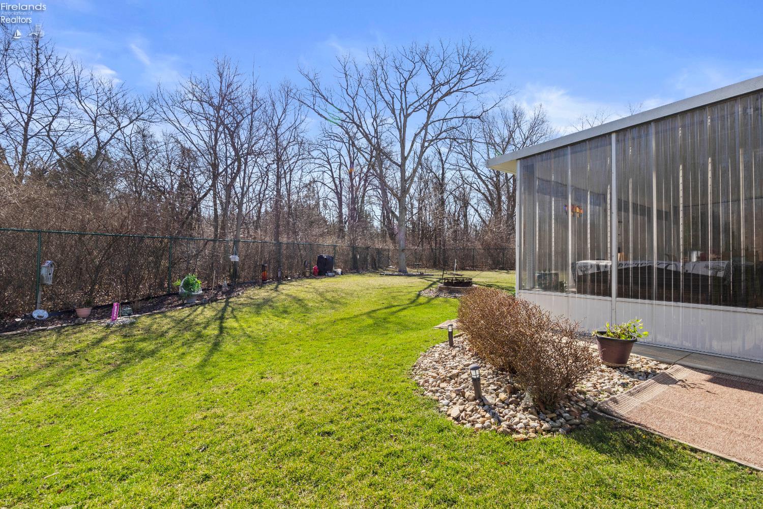 329 Lighthouse Oval