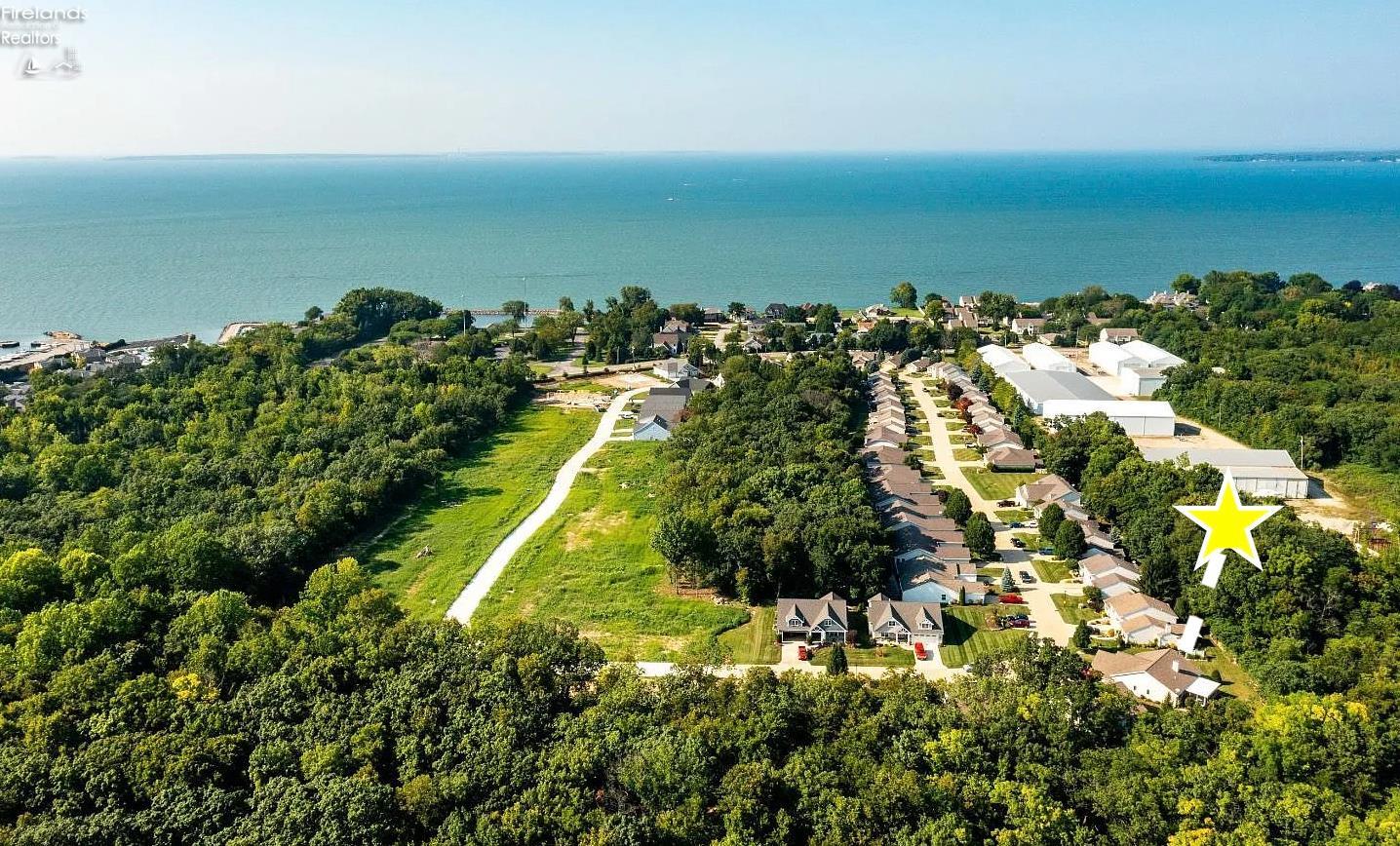 329 Lighthouse Oval