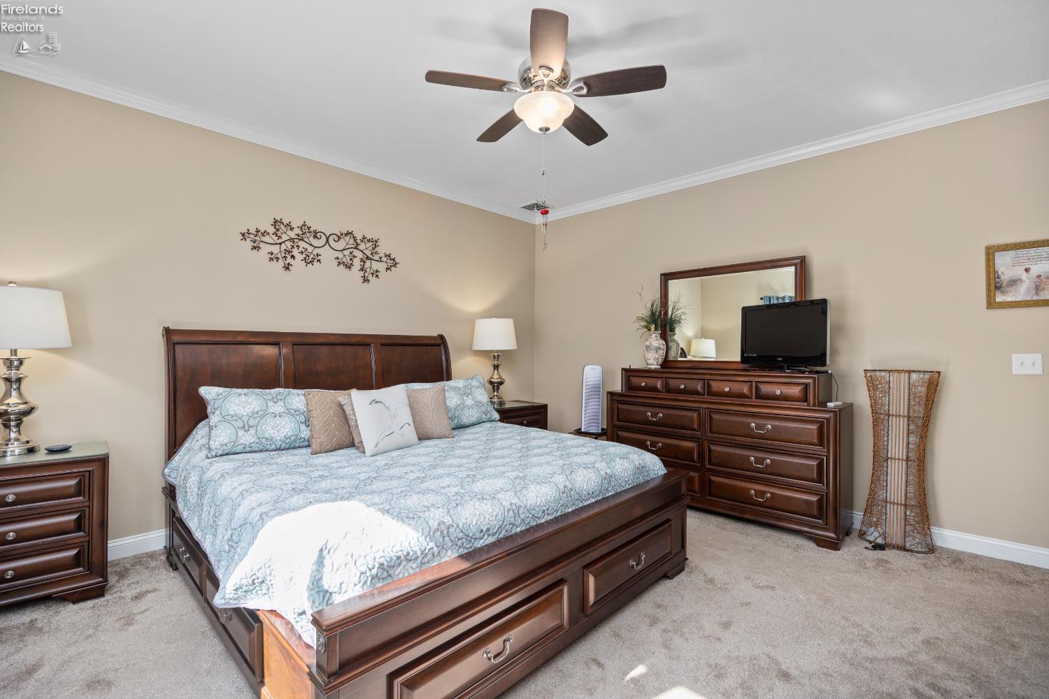 329 Lighthouse Oval