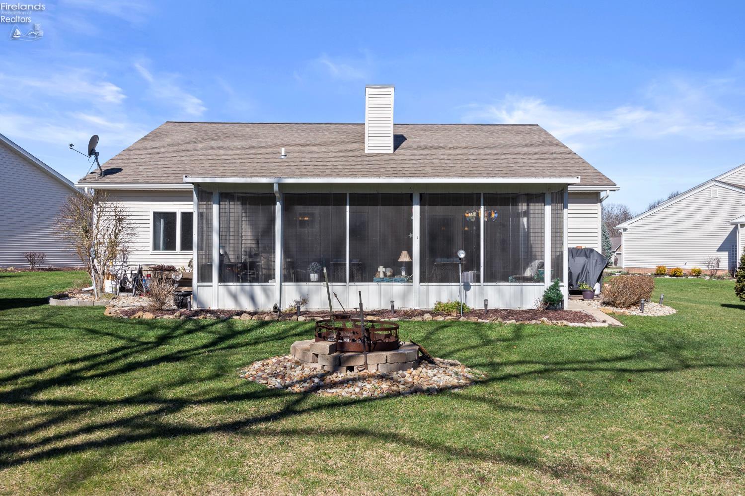 329 Lighthouse Oval
