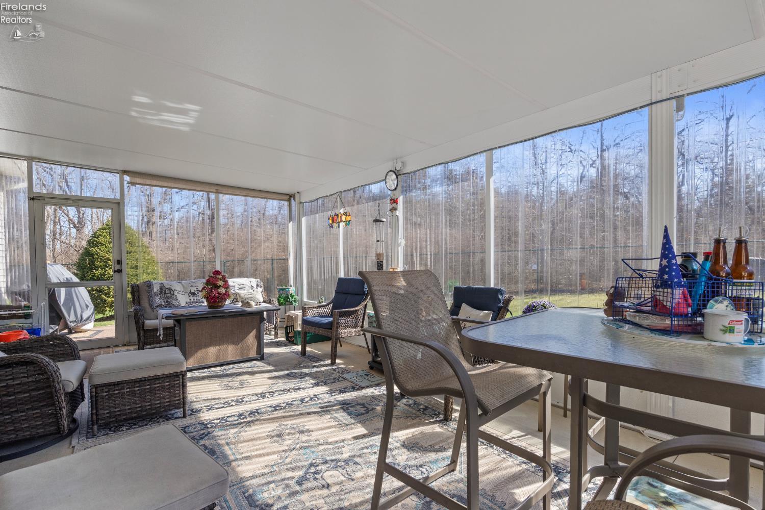 329 Lighthouse Oval