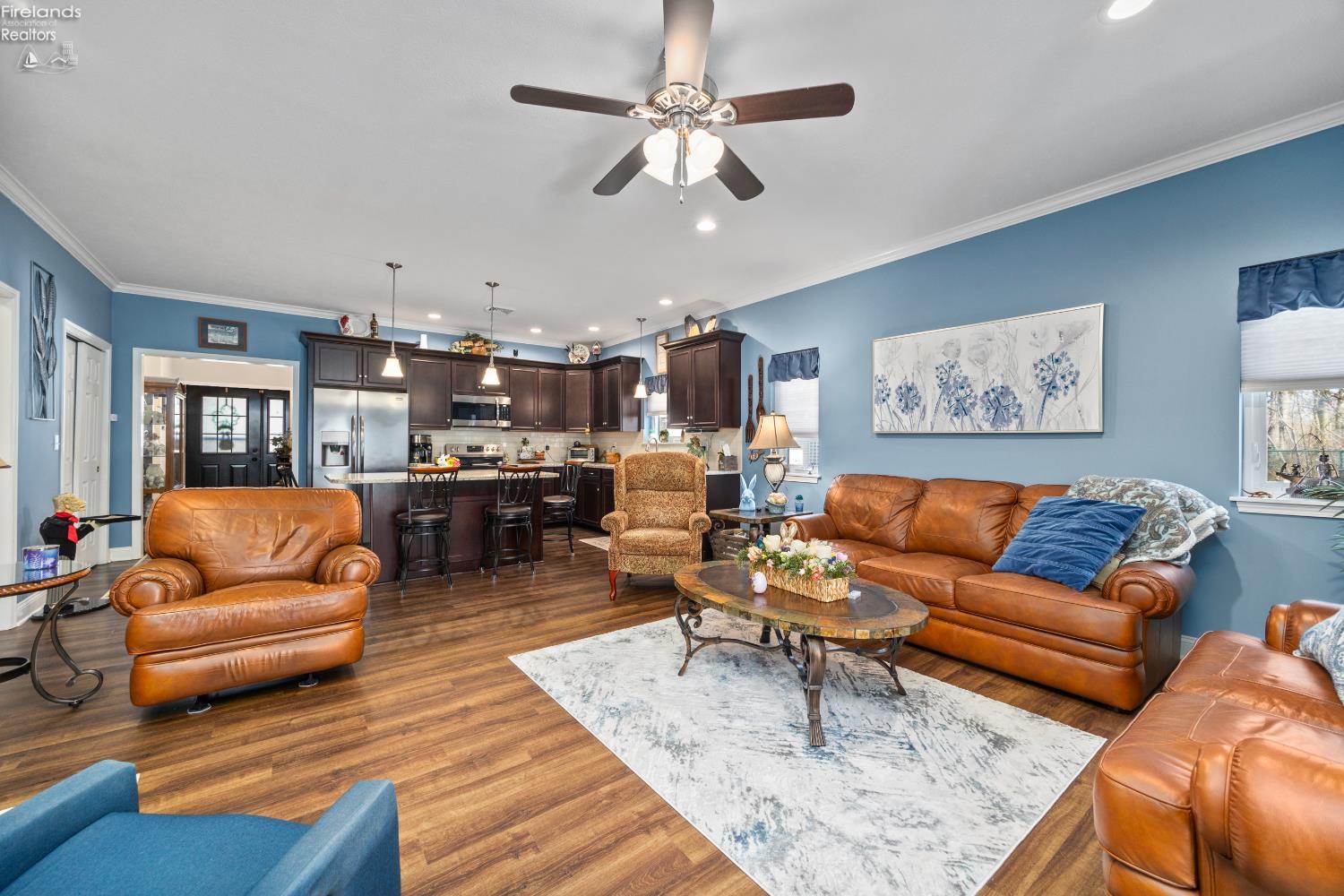 329 Lighthouse Oval