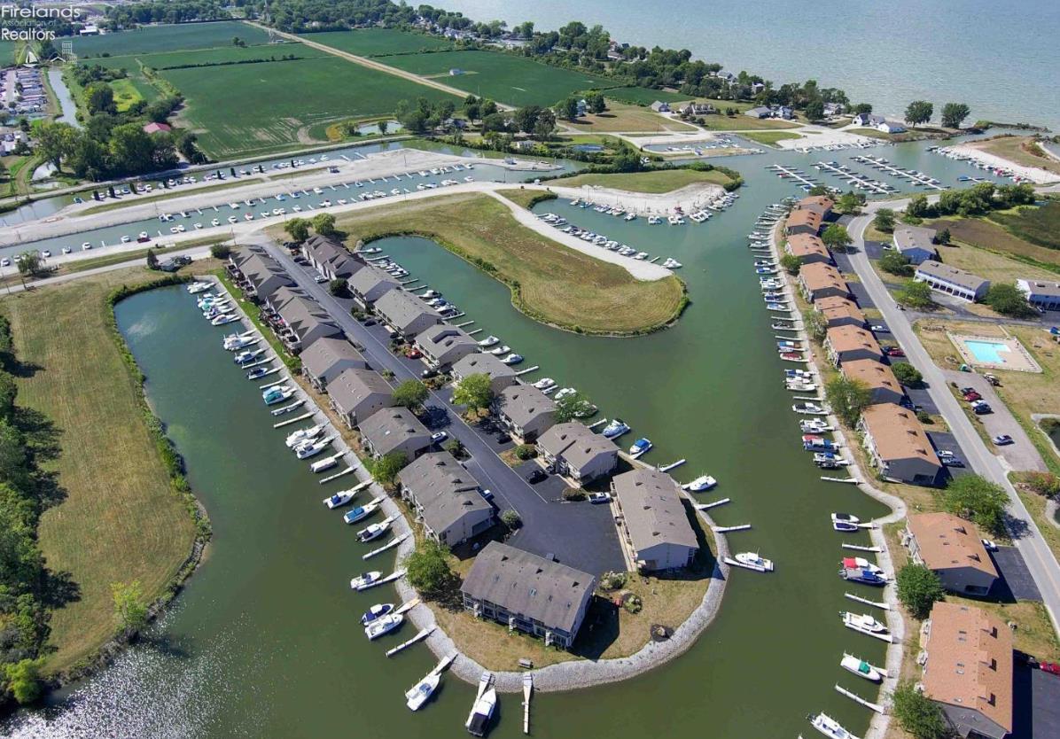 6280 N Harris Harbor Drive