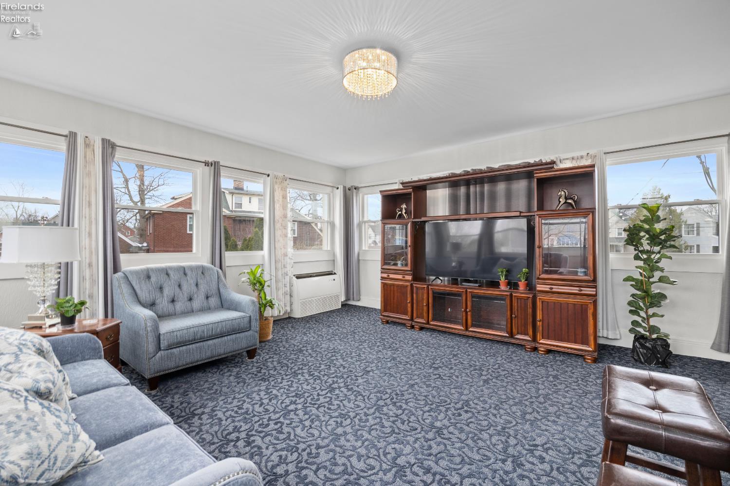 1169 W. 6th St