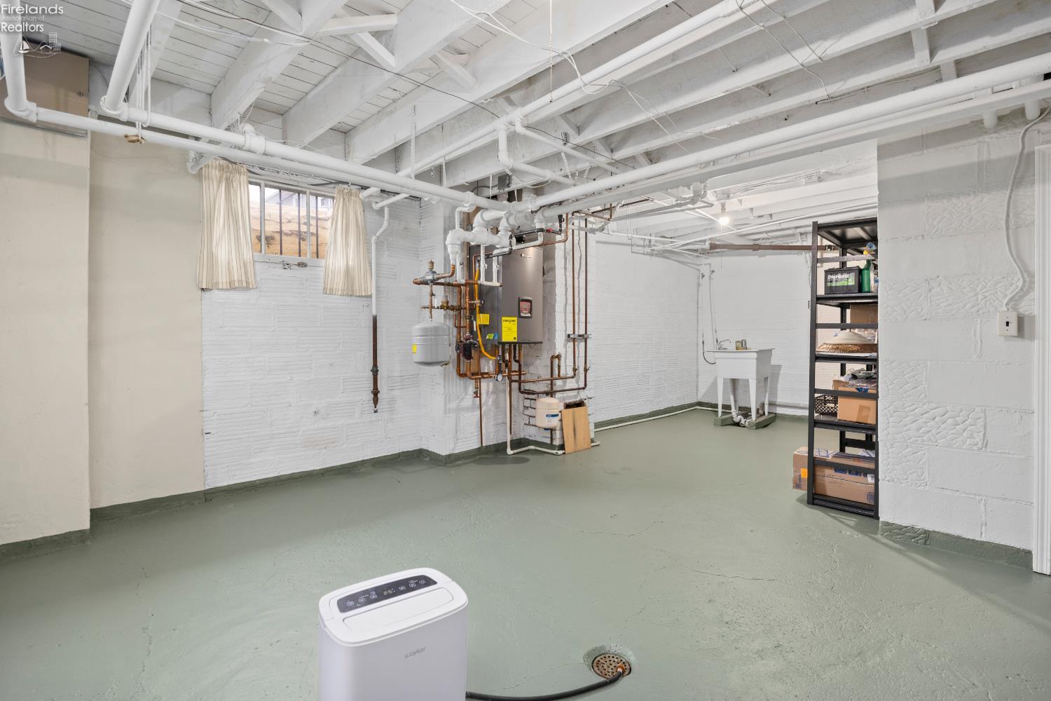 1169 W. 6th St