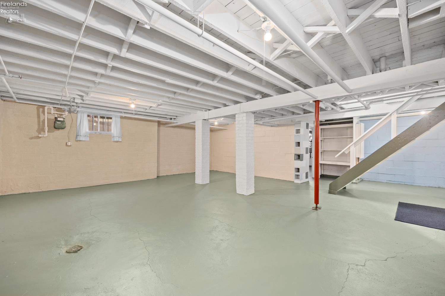 1169 W. 6th St