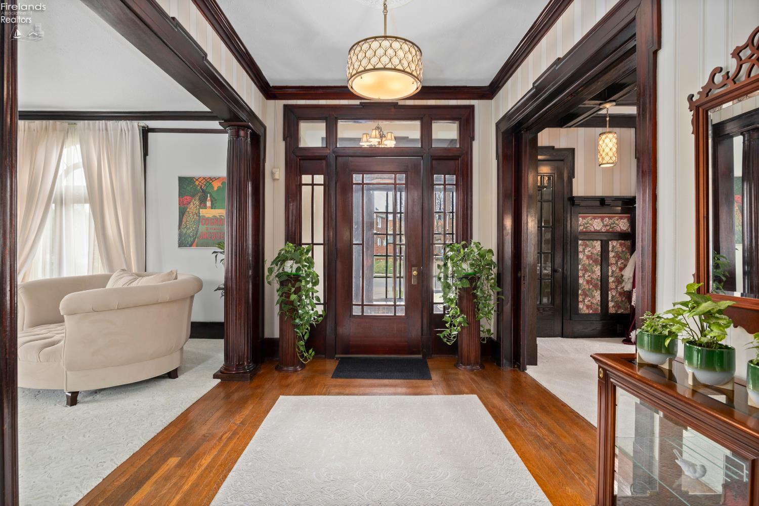 1169 W. 6th St