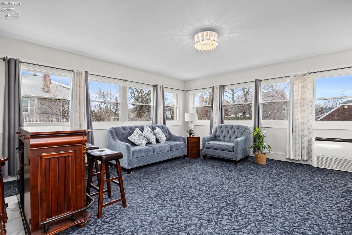 1169 W. 6th St