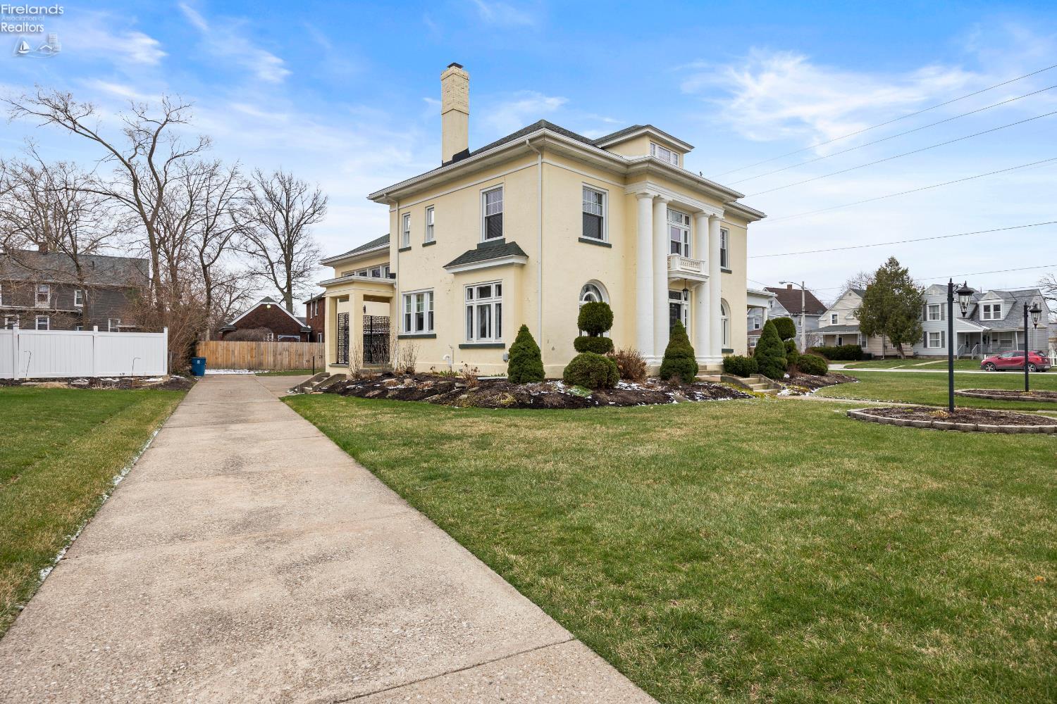 1169 W. 6th St