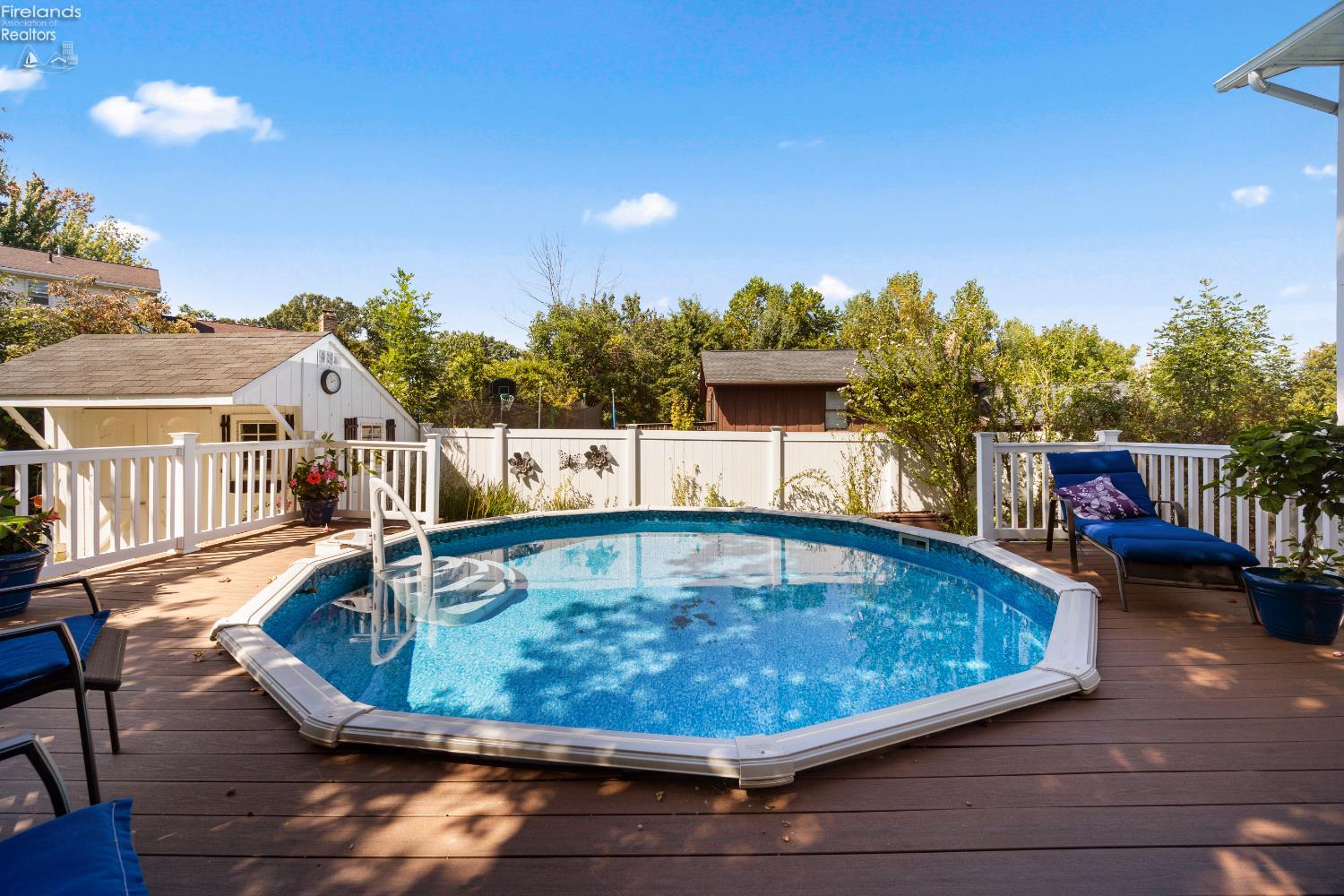 2630 Robinhood Dr.